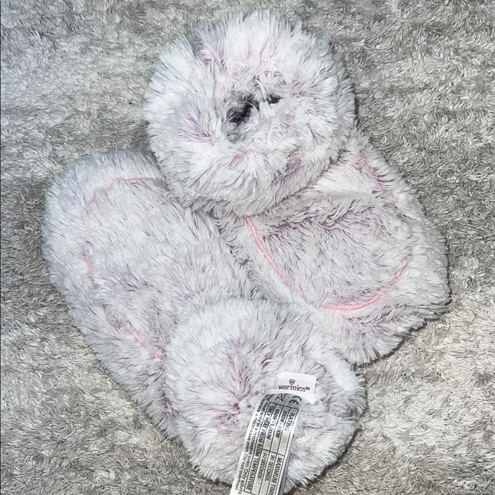 Cozy Gray Plush Slippers for Relaxation
